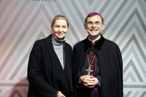 Gratulationsschlange / Erzdiözese Wien/ Schönlaub, Stephan Schönlaub