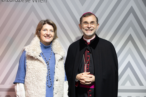 Gratulationsschlange / Erzdiözese Wien/ Schönlaub, Stephan Schönlaub