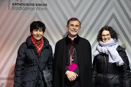 Gratulationsschlange / Erzdiözese Wien/ Schönlaub, Stephan Schönlaub