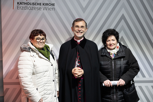 Gratulationsschlange / Erzdiözese Wien/ Schönlaub, Stephan Schönlaub