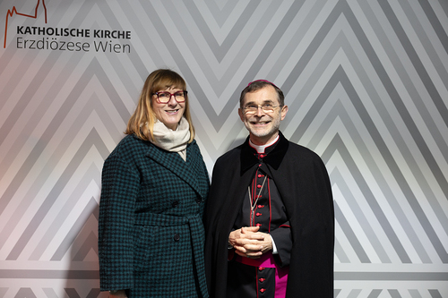 Gratulationsschlange / Erzdiözese Wien/ Schönlaub, Stephan Schönlaub