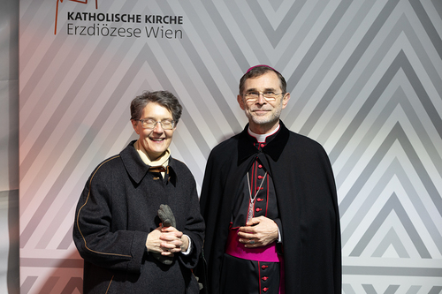 Gratulationsschlange / Erzdiözese Wien/ Schönlaub, Stephan Schönlaub