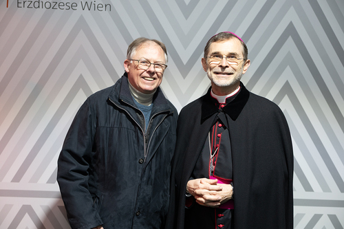 Gratulationsschlange / Erzdiözese Wien/ Schönlaub, Stephan Schönlaub