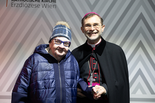 Gratulationsschlange / Erzdiözese Wien/ Schönlaub, Stephan Schönlaub