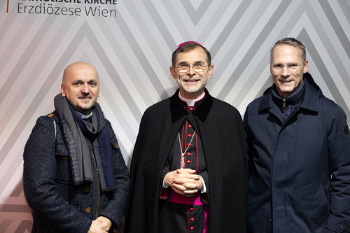 Gratulationsschlange / Erzdiözese Wien/ Schönlaub, Stephan Schönlaub