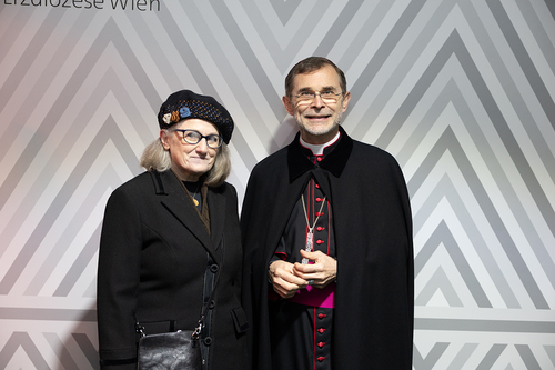 Gratulationsschlange / Erzdiözese Wien/ Schönlaub, Stephan Schönlaub