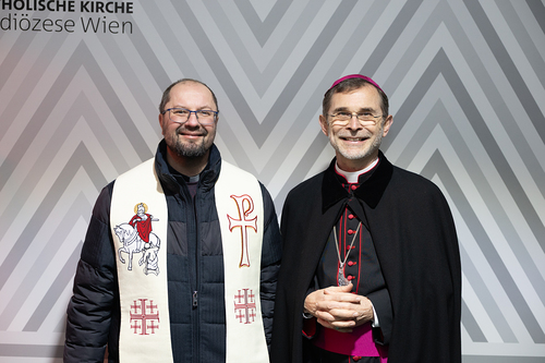 Gratulationsschlange / Erzdiözese Wien/ Schönlaub, Stephan Schönlaub