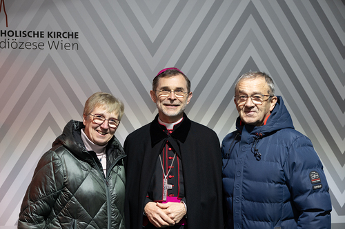 Gratulationsschlange / Erzdiözese Wien/ Schönlaub, Stephan Schönlaub
