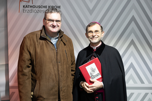 Gratulationsschlange / Erzdiözese Wien/ Schönlaub, Stephan Schönlaub